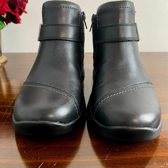 Clarks Women's Collection Black Leather Ellowyn Strap Boots Size 6 New - Picture 3 of 13